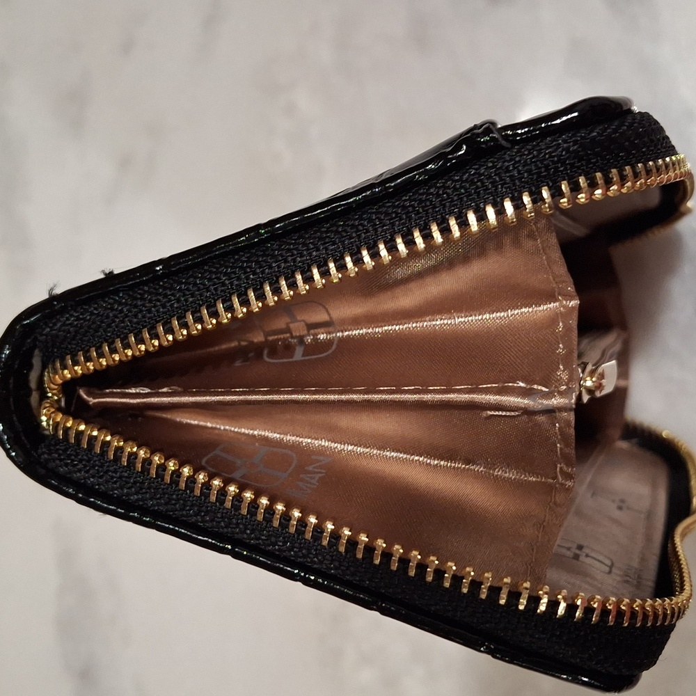Women's Wallet - Picture 3 of 9